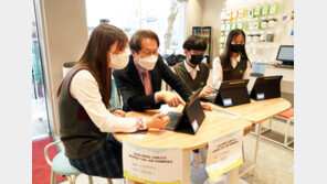 “딴짓할라” 걱정에…서울 무상 태블릿 ‘디벗’, 초등생은 집에 못 가져간다