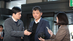 ‘시세조종 의혹’ 카카오 김범수, 16시간 조사 마쳐…“성실히 임했다”