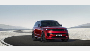 급류 뚫고 40도 경사 오른다…‘도전의 SUV’ 레인지로버 스포츠