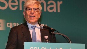 ‘노벨상 수상’ 폴 로머 “美연준, 금리 또 올리는 건 미친 짓”