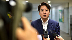 이준석, 혁신위 징계해제 건의에 “아량 베풀듯 사태만 악화”