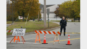 아이들 보호하려다 총 맞은 할아버지…美 총기 난사 비극
