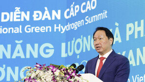 최태원 회장, 베트남 현장 점검…“넷제로 동반자 될 것”