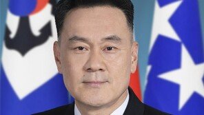 김명수 합참의장… 해군 출신 국방정책·합동작전 전문가 [프로필]