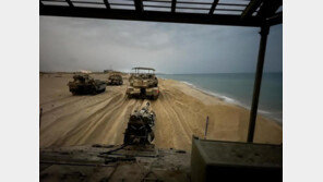 “지상전 확대” 선언한 이스라엘…가자 내 진격중인 탱크 이미지 공개