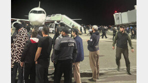 “이스라엘 사람 색출”… 러시아서 親팔 시위대 공항 난입