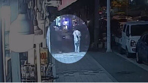 “날 비웃는 것 같아” 처음 본 여학생 길에서 무차별 폭행한 남성