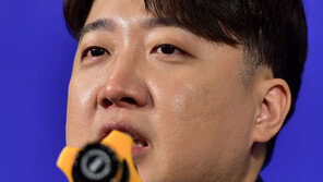 이준석 “김한길, 보수 위해 뭐 했느냐…인요한, 약 있으면 용산에 먹이라”