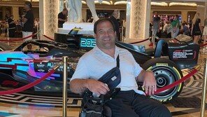 “빨리 내려요”…뇌성마비 승객 출구까지 기어가게 한 항공사