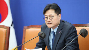 민주당 “김포만 말고 전체 ‘행정대개혁’ 필요” 역제안…천공 음모론도