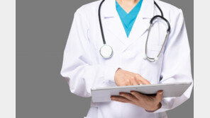 의사 가운 걸치고 병원서 돈·시계 ‘슬쩍’…알고보니 방사선사