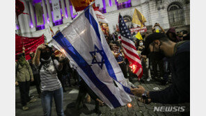 “가자에서 부모되는 건 저주”… 3주새 ‘팔’어린이 3600명 피살