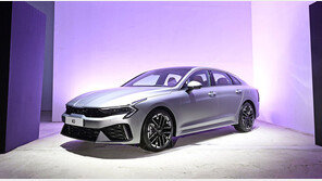 “이미 손댈 곳 없다…강인함만 한스푼” 기아 ‘더 뉴 K5’ 출시