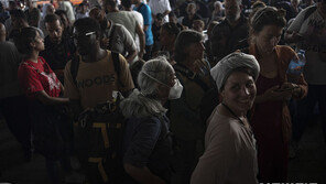 일본인 10명·가족 8명 라파 검문소 통과, 이집트로 대피