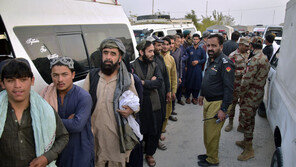 파키스탄, 불법 체류 아프간人 64명 강제 송환