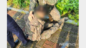 장갑차서 뛰어내려 대검 휘두른 군인 “군 생활 힘들어 탈영 시도”