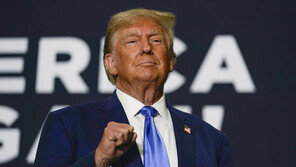 77세 트럼프, 잇단 말실수로 곤욕…대선 변수 될까