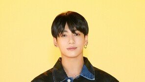 ‘10주년’ 정국 “BTS 황금빛 순간 끝나지 않아…2025년 완전체 멋있을 것”