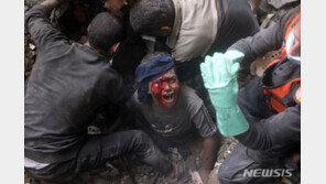 ‘아비규환’ 가자지구, 어린이·여성 포함 9061명 숨져… 3만2000명 부상