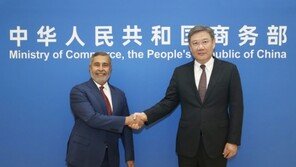 중국 상무부장, ‘제재’ 美마이크론 CEO 만나 “대외개방 추진”