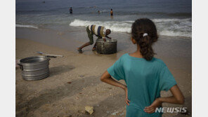 이스라엘군 “가자지구 고속도로 3시간 통행 허용”