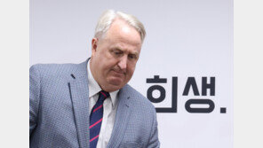 ‘세대교체’ 꺼내든 인요한 “비례대표 연령 30~40대로 낮춰야”