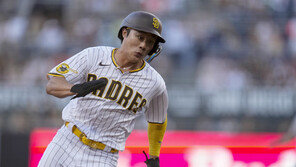 김하성, ML 새역사 썼다…한국인 최초 골든글러브 수상