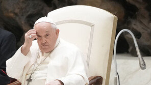 교황, 랍비들 만나 전쟁 비난…“연설문은 가져가 읽어라”[이-팔 전쟁]