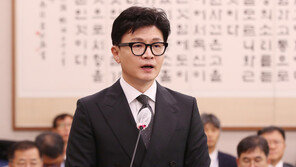 한동훈 “민주 상습적 탄핵 남발… 말로만 겁박말고 하라”