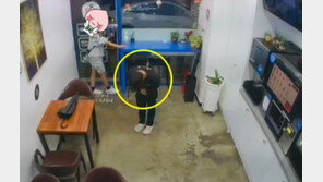 무인카페서 물 마신 남학생들, CCTV에 ‘꾸벅’ 인사…“뉘 집 자식인지 잘 컸다”