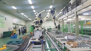 운반 로봇, 사람을 포장박스로 잘못 인식… 40대 직원 압착 사망  