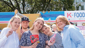 K푸드 세계로 날았다… 라면-김치 이어 스마트팜 수출도 고공행진 