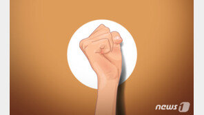 17세 女의 ‘가짜 미투’라던 시인 박진성, 2심서 법정구속