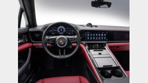 포르쉐, 신형 파나메라 인테리어 공개… ‘간결과 직관의 조화’