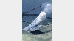 화산 분화로 생겨난 100m 크기 일본 섬