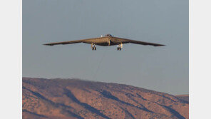 美 차세대 핵전략폭격기 ‘B-21 레이더’ 첫 비행 