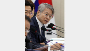 한동훈에 “어이없는 ××”… 막말 가세한 野 민형배