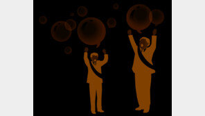 英, 매년 공약 체크리스트 만들어 검증… 美, 선거전 주민들과 토론 