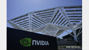 엔비디아, 새로운 AI 칩 공개…주가는 최고치 근접