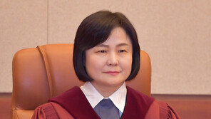 이은애 헌법재판관, 헌재소장 권한대행 선출