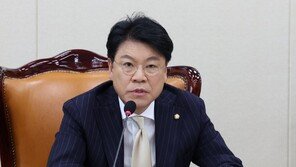 장제원 “난 눈치 안 봐”…황보승희 “알량한 정치 계속하라” 