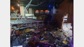 지하주차장 들어가려다 술집 돌진한 테슬라…대리기사 “급발진” 주장