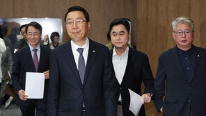 비명계 4인 ‘원칙과 상식’ “한달 내 당 안 바뀌면 결단내릴 것”