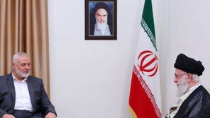 이란 하메네이 “전쟁 참전 않겠다”… 하마스 세력 약화 불가피