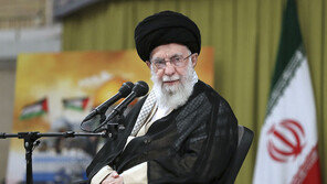 이란 하메네이 “전쟁 참전 않겠다”… 하마스 세력 약화 불가피