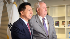 김기현 “힘드시죠” 인요한 “살아있습니다”…회동서 갈등 봉합될까