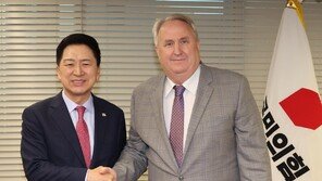 인요한 “혁신위 의견 수용을” 김기현 “당 절차-논의 거쳐야”