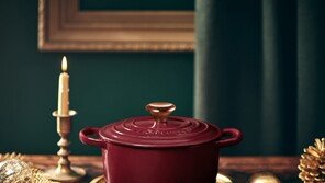 르크루제, 크리스마스 한정판 ‘스노우 노엘 컬렉션’ 출시