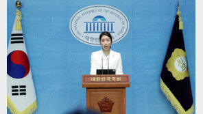 민주 ‘청년 비하 현수막’ 논란에 “행사 업체가 준비한 것”