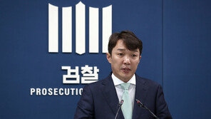 檢, ‘비위 의혹’ 이정섭 검사 강제수사 착수…李 수사서 배제
